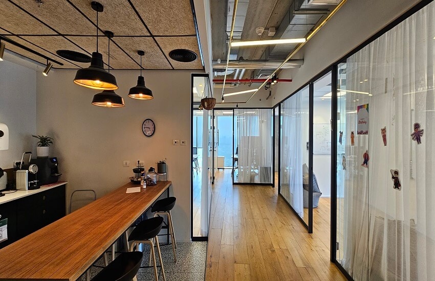 משרד 270 מ"ר מעוצב להשכרה במגדל המידטאון