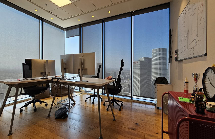 משרד 270 מ"ר מעוצב להשכרה במגדל המידטאון