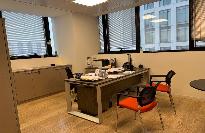 משרד 450 מ"ר להשכרה בבית קרדן