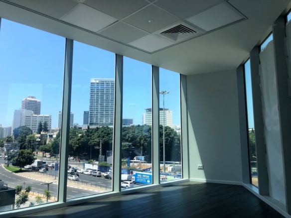 חדר עבודה גדול במשרד להשכרה במגדל WE