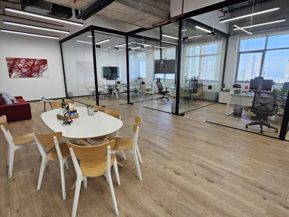 מבט כללי- חלוקה לחדרי עבודה- גיבור ספורט