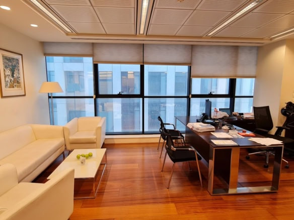 חדר מנכ"ל/ חדר עבודה גדול במשרד להשכרה בבית קרדן