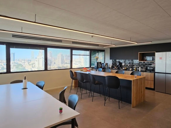 מטבח משותף עם מקומות אוכל