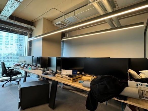 להשכרה 600 מ"ר בעזריאלי טאון משרד עמדות עבודה