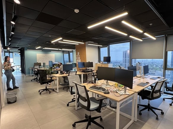 office for rent 334 sqr alon towers open space