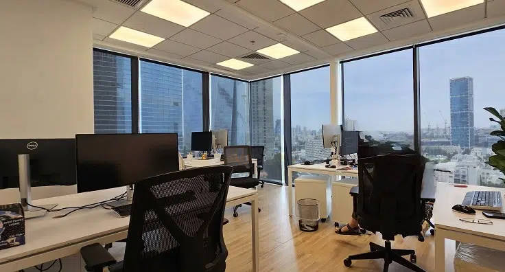משרד 245 מר להשכרה במגדלי הארבעה