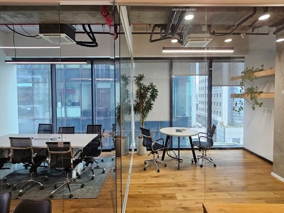 220 מ"ר להשכרה במגדלי הארבעה שרונה - חדר ישיבות