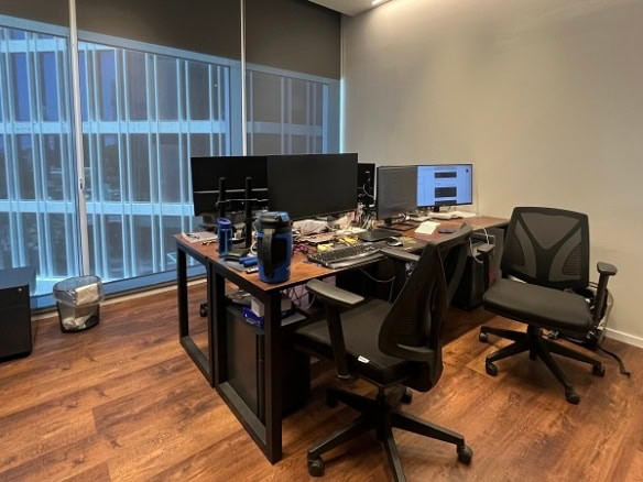 להשכרה במגדל אקרו - חדר עבודה