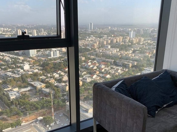 להשכרה במגדלי אלון - לאונג'