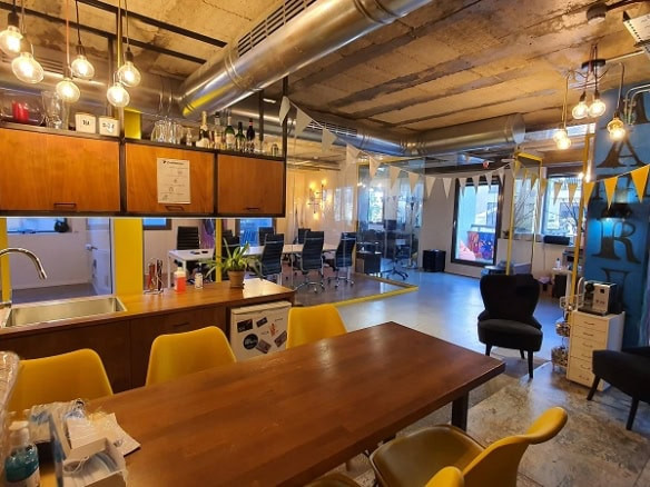 להשכרה בסמוך לרוטשילד 230 מר - מטבח ולאונג'