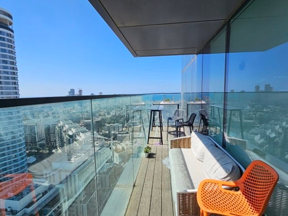 משרד 746 מר להשכרה במגדלי הארבעה - מרפסת