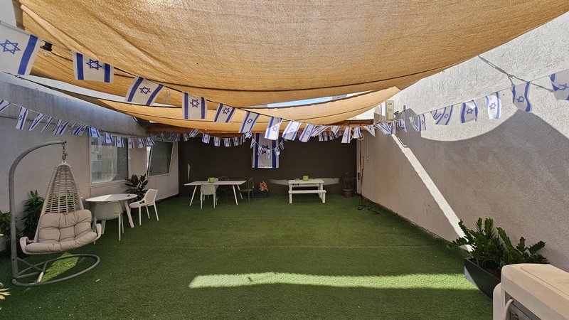 363 מר ביגאל אלון - מרפסת