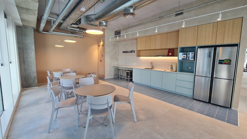 375 מר במגדל סקיי - מטבח ופינות אוכל