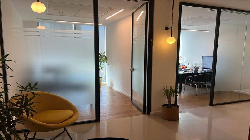 להשכרה במגדל WE כניסה