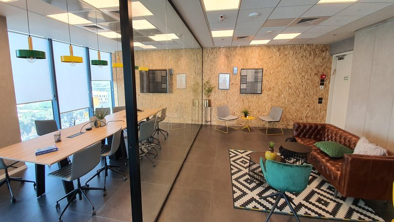 משרד במגדלי הארבעה - חדר ישיבות