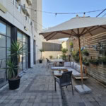 משרד בשכונת מונטיפיורי - חצר