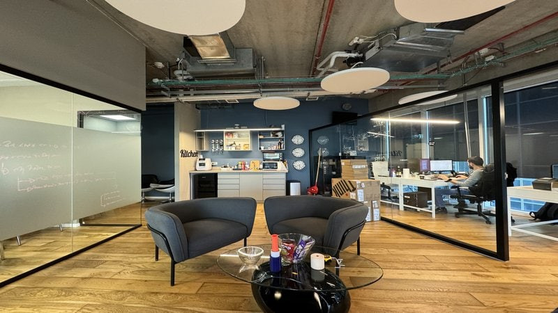 136 מר במגדל WE - פינות ישיבה