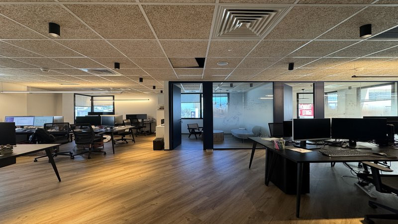 להשכרה באגיש רבד - אופן ספייס עמדות עבודה