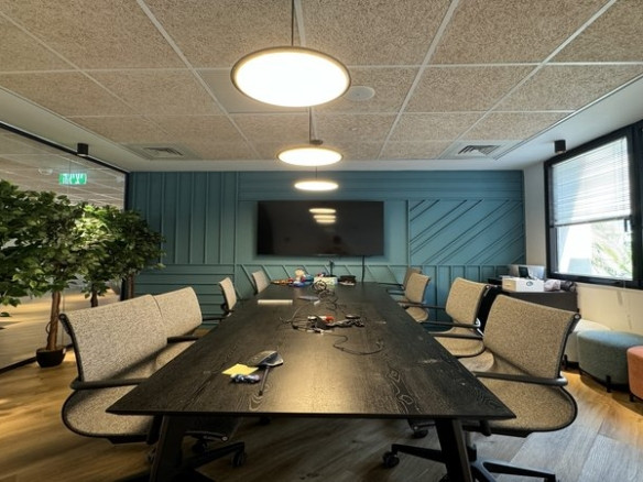 להשכרה באגיש רבד - חדר ישיבות