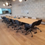 עמדות עבודה ביגאל אלון - חדר ישיבות