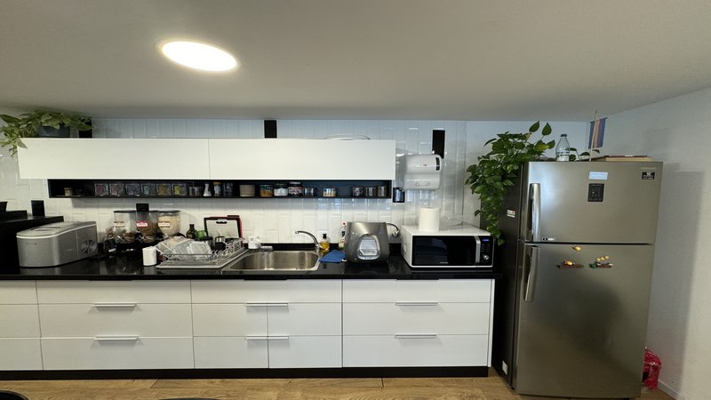 להשכרה במגדל לוינשטיין - מטבחון