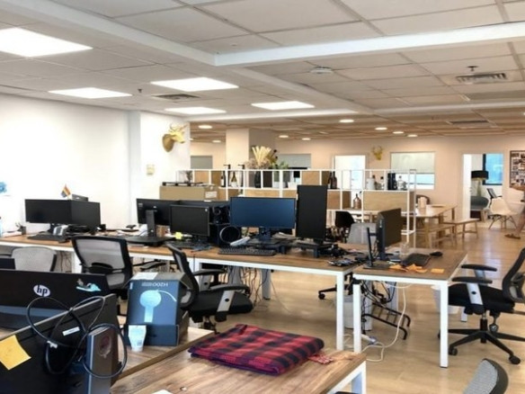 להשכרה במגדלי פז - אופן ספייס עמדות עבודה