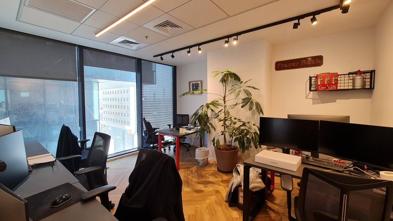 300 מר במגדלי חגג - עמדות עבודה