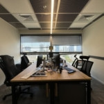 משרד מרוהט בפלטינום - חדר ישיבות עם נוף