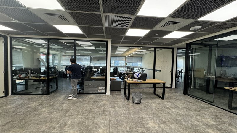 משרד מרוהט בפלטינום - חדרי צוות