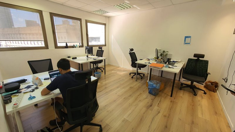 100 מר בחשמונאים - אופן ספייס עמדות עבודה