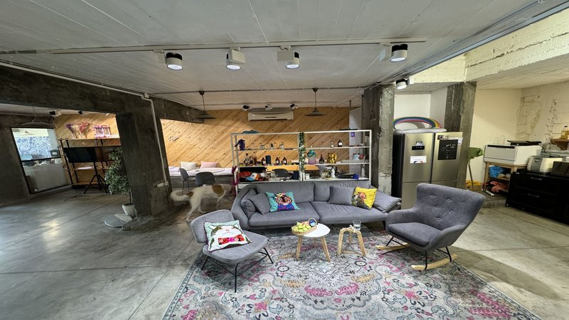 250 מר בשכונת מונטיפיורי - סלון