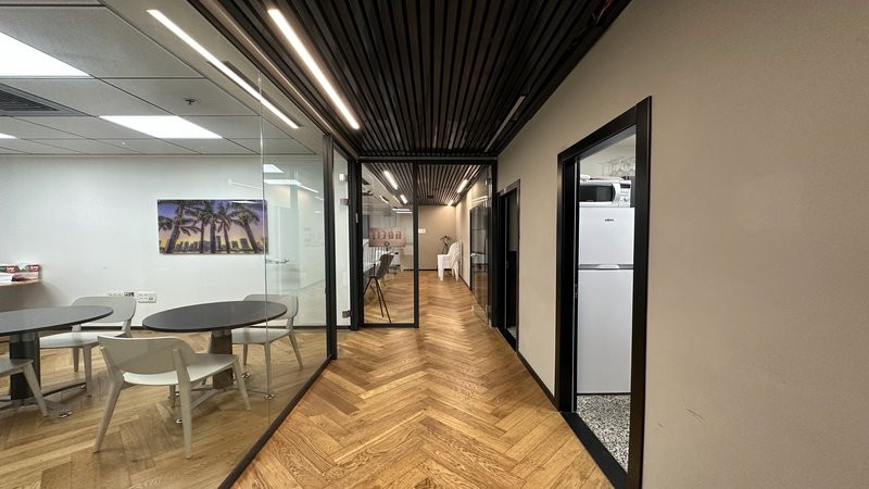 264 מר להשכרה במגדל פלטינום - חדר עבודה