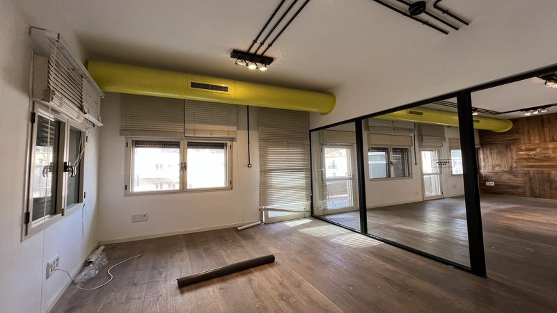 345 מר משרד ברוטשילד - חדר עבודה