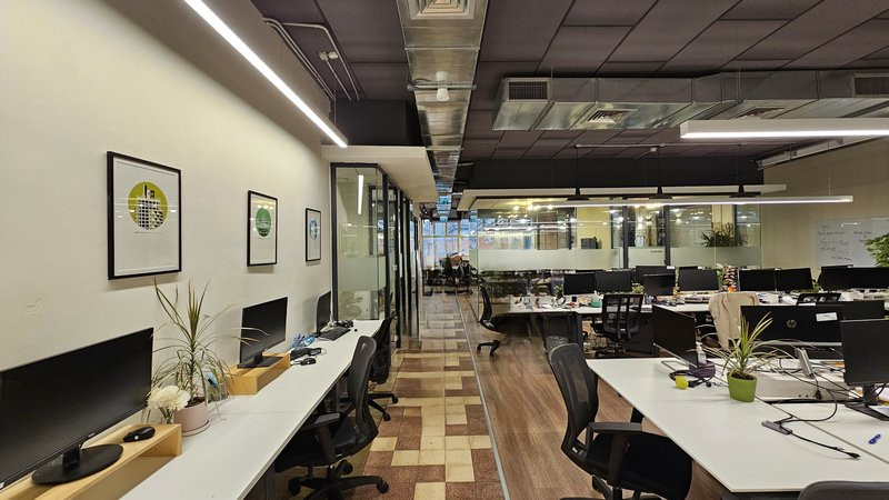 400 מר להשכרה בקרליבך - אופן ספייס