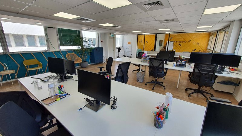 450 מר בשרונה - עמדות עבודה