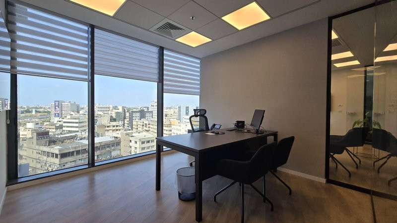 460 מר במגדל ספיר - חדר מנהל