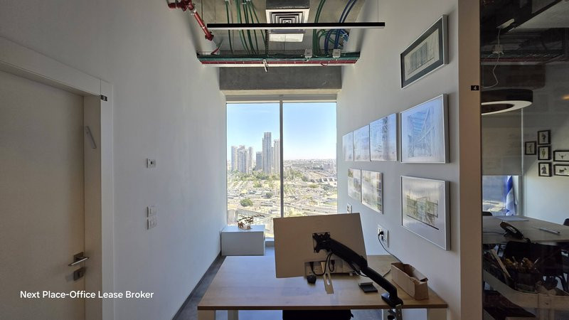 75 מר במגדל WE - חדר עבודה