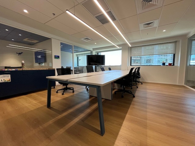 אופן ספייס משרד גדול להשכרה במגדל פז בבורסה, 525-909 מ״ר