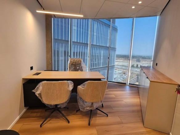 חדר 2 משרד להשכרה 160 מר באקרו סביון קרית אונו