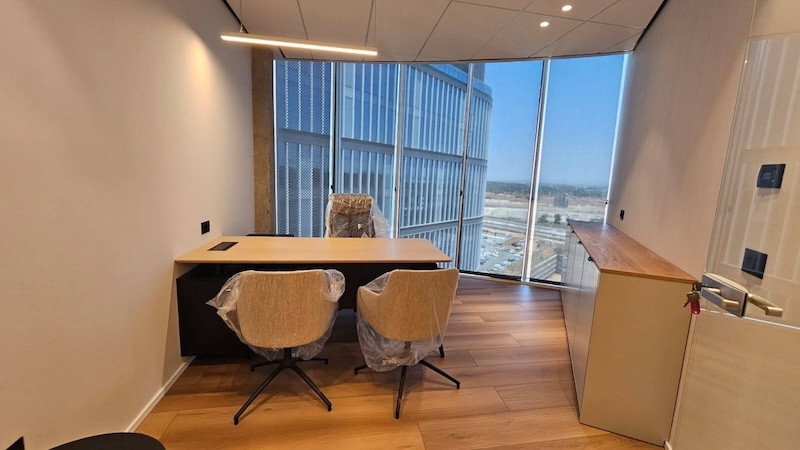 חדר 2 משרד להשכרה 160 מר באקרו סביון קרית אונו