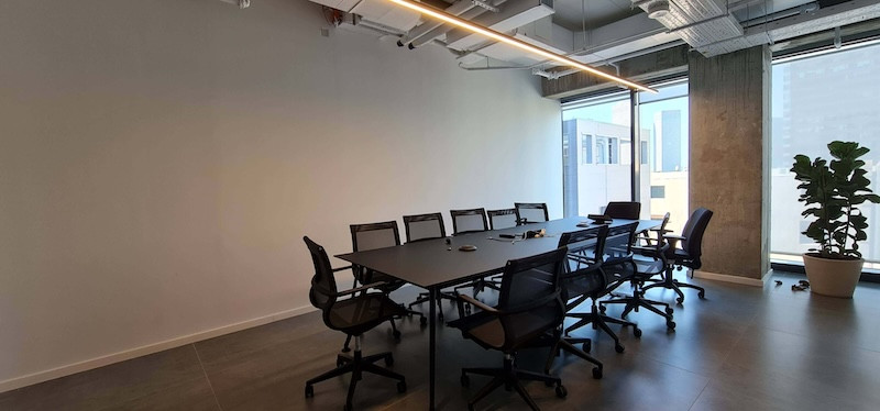 חדר ישיבות משרד 493 מטר להשכרה במגדל סוזוקי בתל אביב, קומה 4