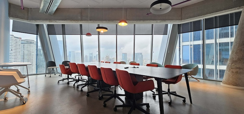 חדר ישיבות משרד מרוהט להשכרה בתאומי רובינשטיין, קומה 30, (Snappy)