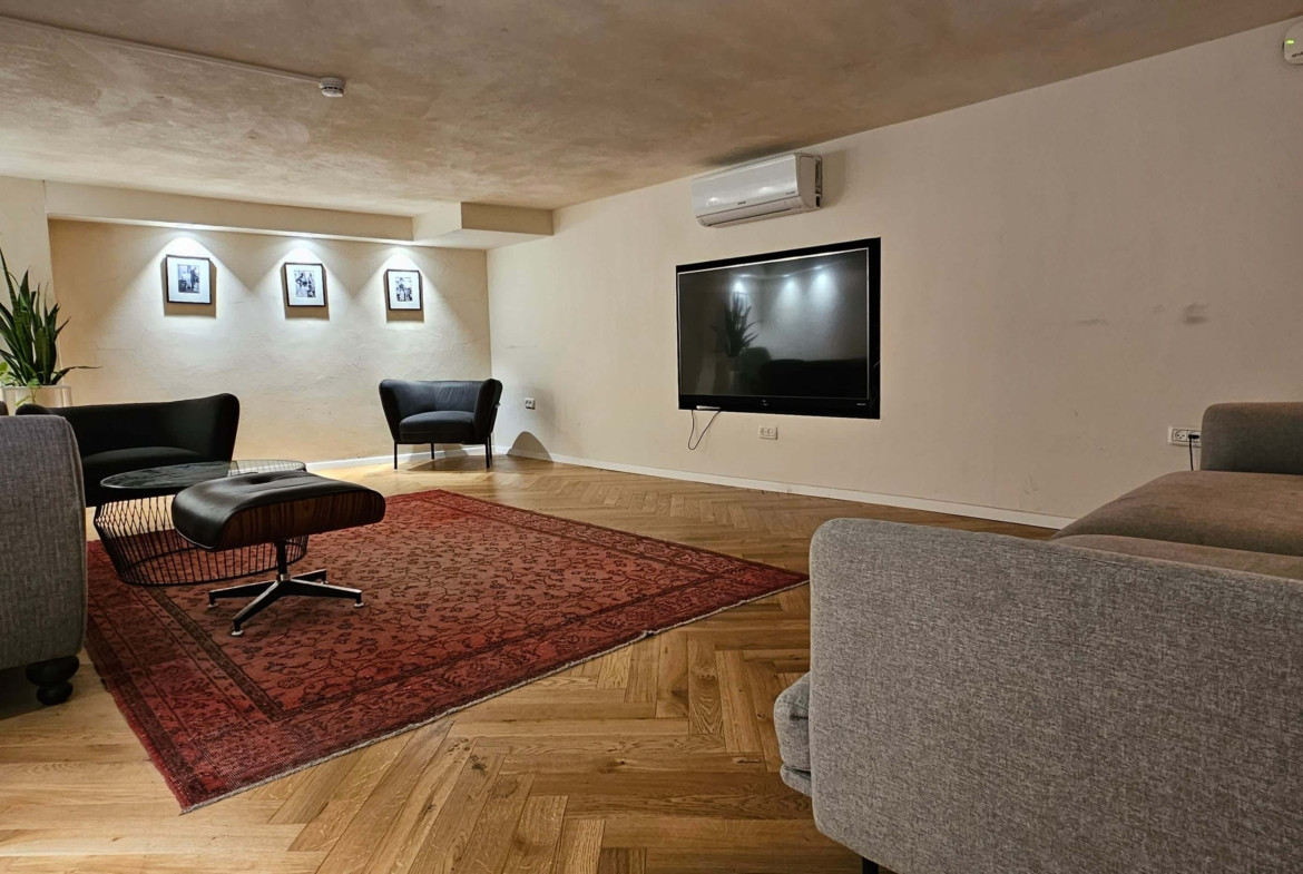 חדר משרד קרקע 500 מ״ר עם מרפסת להשכרה ברחוב המסגר ת״א