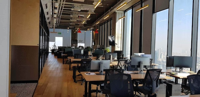 חדר עמדות משרד מרוהט להשכרה במנחם בגין 144 ת״א, wework