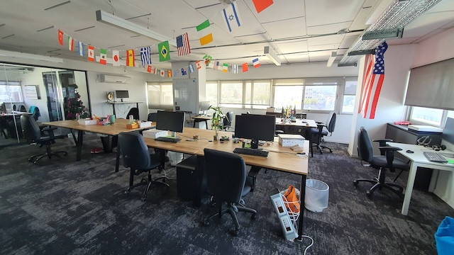 חדר עמדות קומה עצמאית להשכרה בבית יכין ת״א, 650 מ״ר