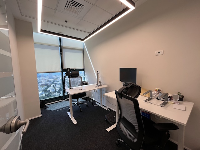 חדר צוות 2 משרד מרוהט עם נוף לים להשכרה בבית רובינשטיין תל אביב