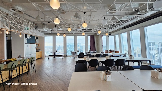 חלל ישיבה משרד להשכרה בעזריאלי שרונה, 1875 מ״ר