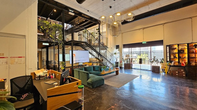 לאונג משרד 1800 מ״ר עם מרפסת במונטיפיורי ת״א