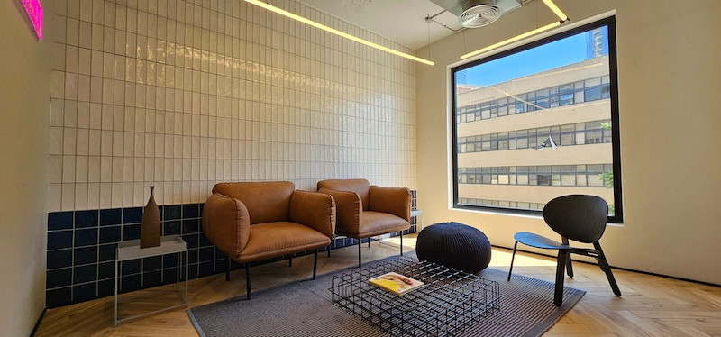 לאונג משרד 507 מ״ר עם מרפסת להשכרה בבית ביפר, SWITCHUP, הבורסה ר״ג