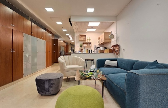 לאונג משרד להשכרה עם מרפסת במגדל פלטיניום, 887 מ״ר, ת״א